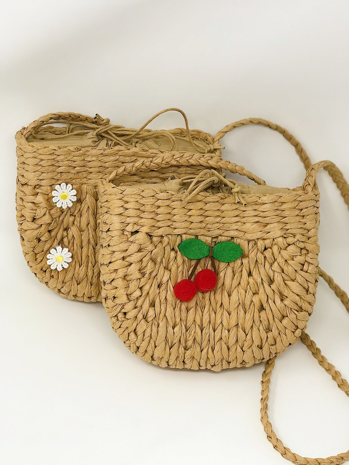 Juicy Bloom Straw Crossbody Bag