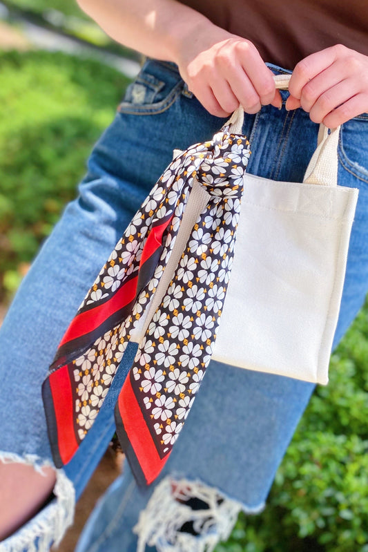 Four Petal Clover Scarf