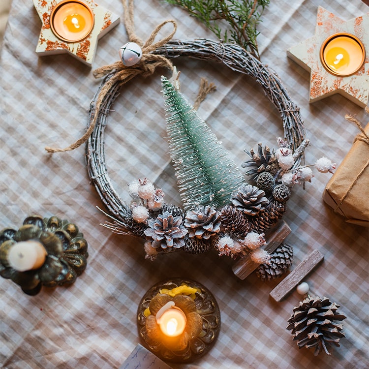 Christmas Wreath Rustic with Hanging Pine Cone